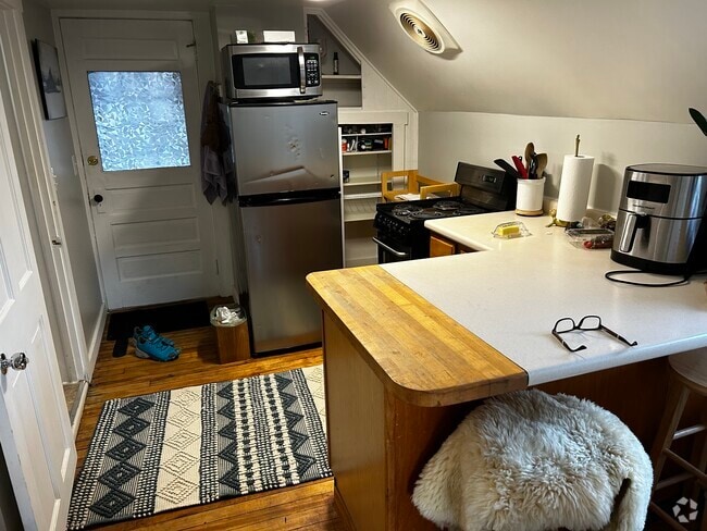 Building Photo - 9 Clark St Unit 1 Rental
