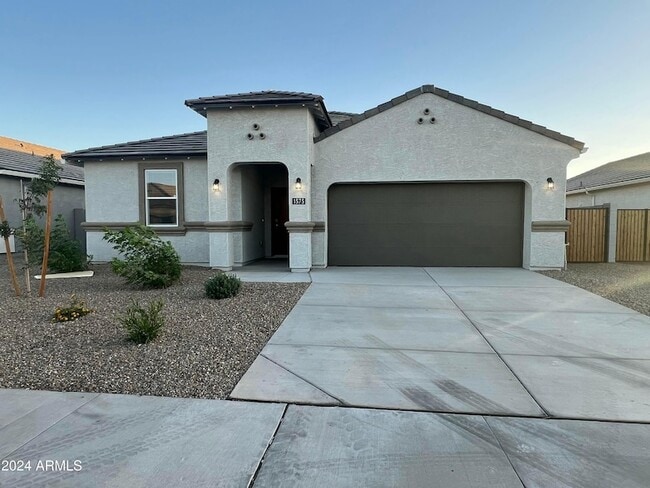 Building Photo - 1575 E Lardner Dr