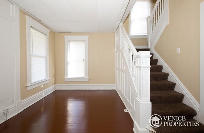 Photo - 1665 N 4th St