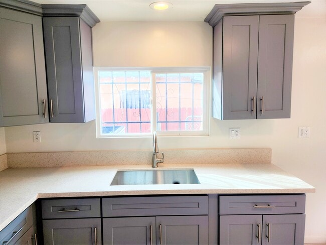 Photo - 1241 E 80th St