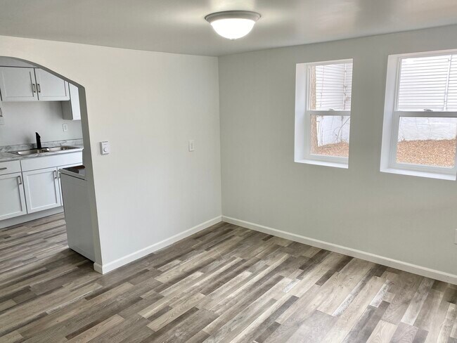 Living room - 520 W Edwards st Unit Apt 1