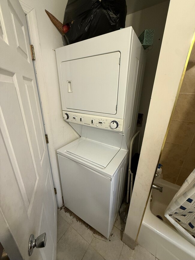 107 Front St Unit 1