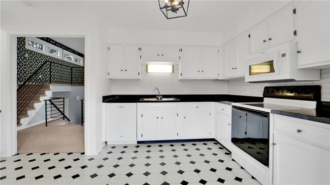 Building Photo - 37 Blue Ridge Rd