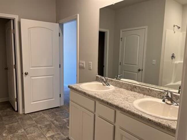 Photo - 119 Arctic Fox Trl