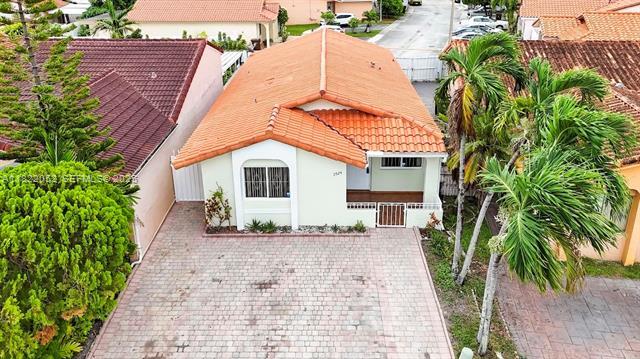 Building Photo - 2524 W 65th St