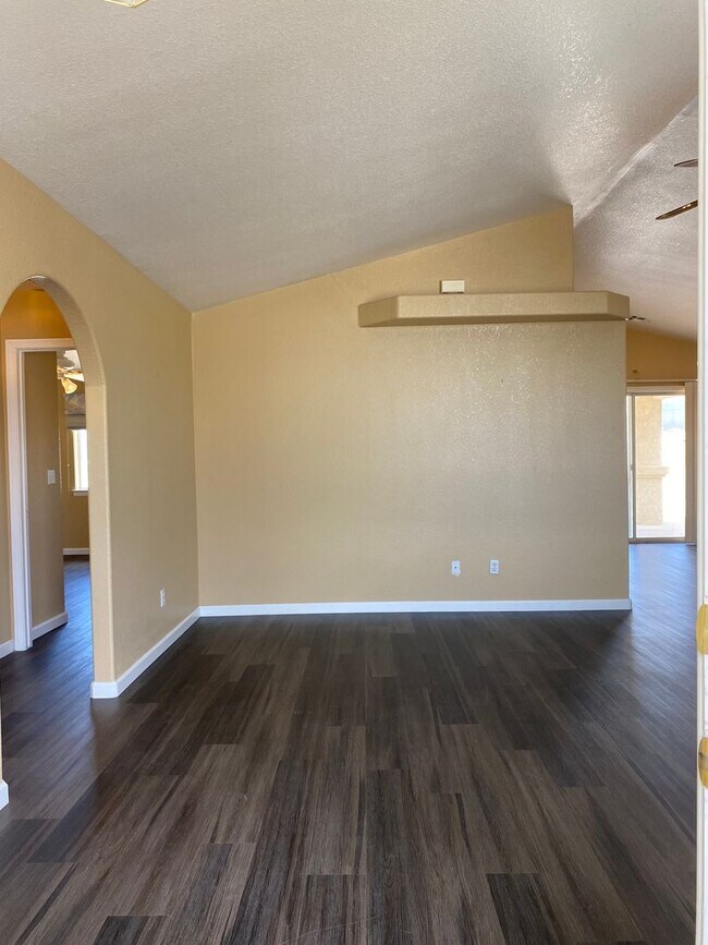 Photo - COUNTRY PLACE II U3 - Bluebird Avenue