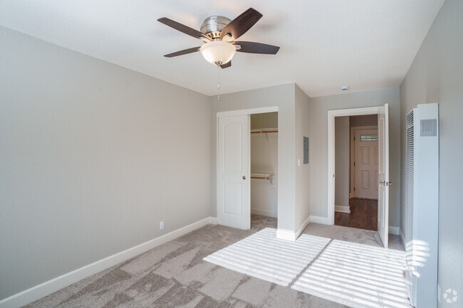 1BR, 1BA - 600SF Upgraded - Bedroom