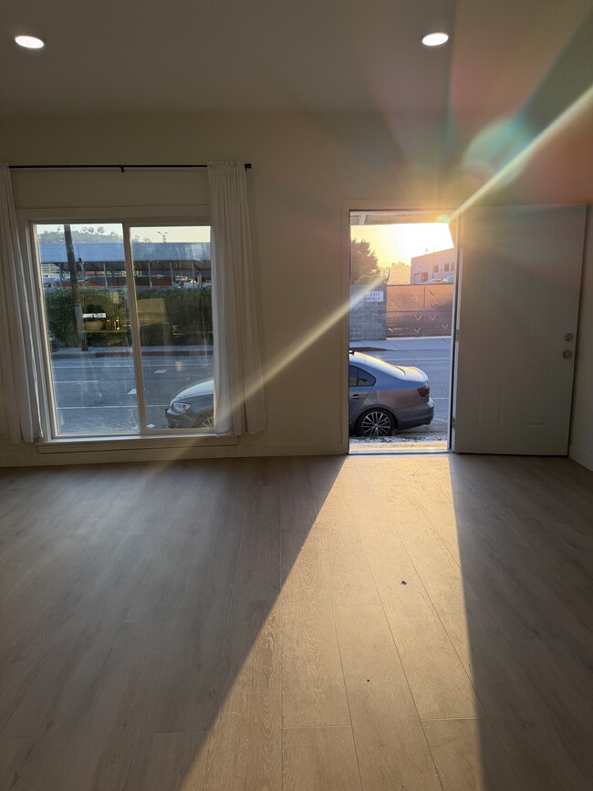 Photo - 661 W Ave 28