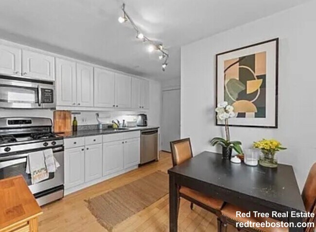 Photo - 148 W 3rd St Unit 2