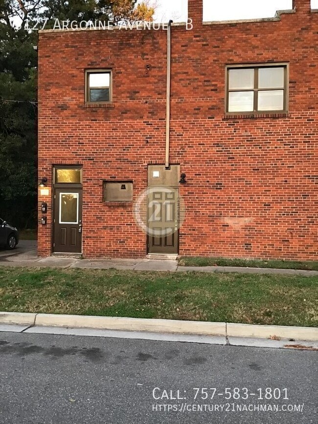 Building Photo - 3127 Argonne Ave Unit B