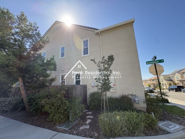 Photo - Beautiful 4 bedroom 3 bathroom home is located in Rocklin!