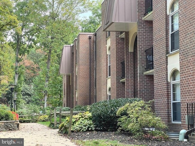 Building Photo - 3322 Woodburn Village Dr Unit 14 Rental
