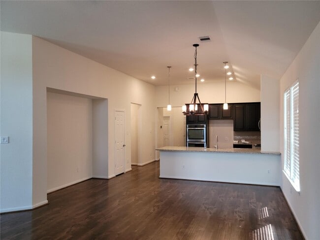 Photo - 1128 Swinford Ct