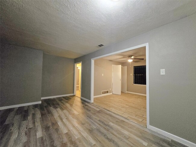 Photo - 12008 Bellafonte Dr