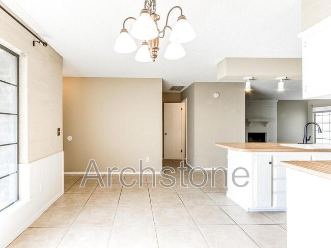 Photo - 6605 Lyrewood Ln