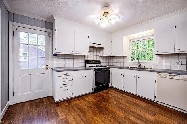 Room in House on Kinnamon Rd