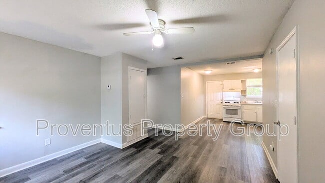 Photo - 4527 Versailles Dr