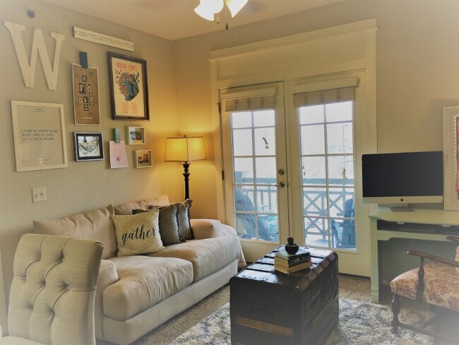 Photo - 705 W Douglas St Unidad 306