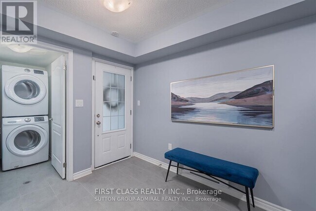 Photo - 70 Minlow Way