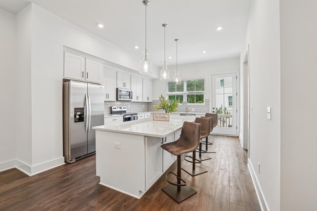 Henley Avondale