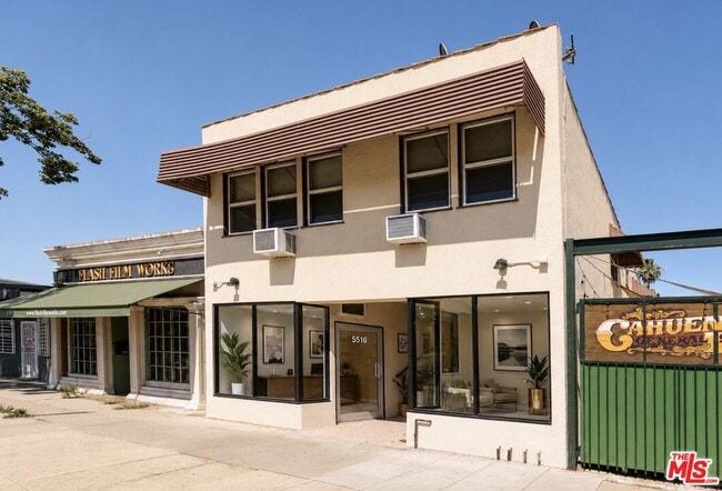 Building Photo - 5514 1/2 Cahuenga Blvd
