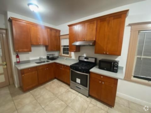 Building Photo - 2436 Haste St Unit 2436 Haste Rental
