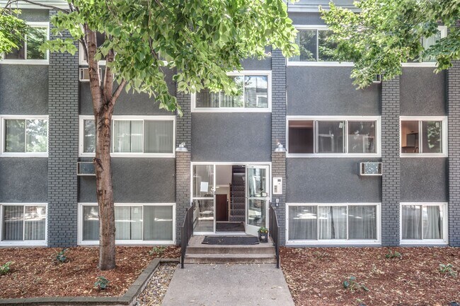 Photo - 732 Polk St NE