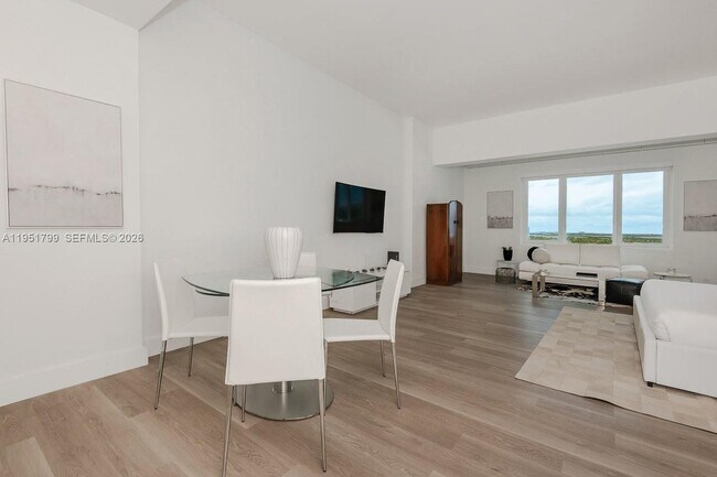 Photo - 2301 Collins Ave Unit 1636