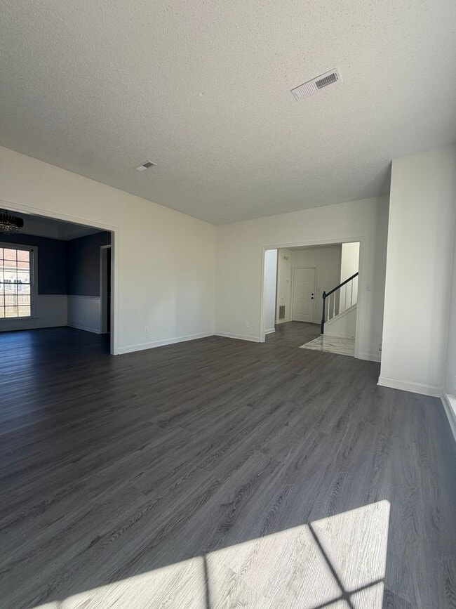 Photo - 3 bed | 2.5 bath | 2,630 sq ft