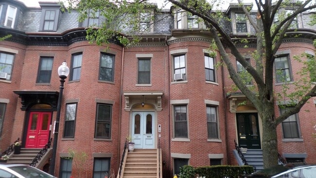 Building Photo - 100 E Brookline St Unit 2