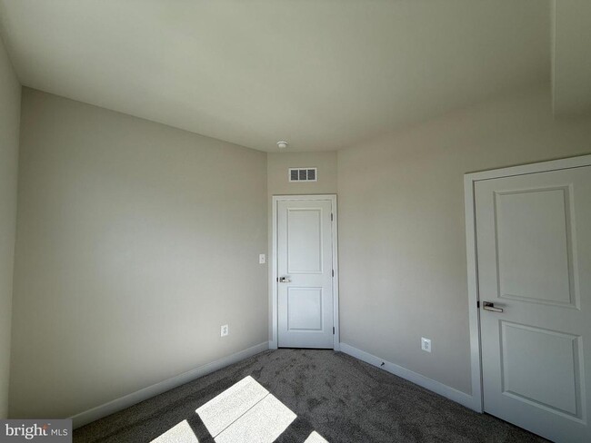 Photo - 4929 DUNHAVEN Dr