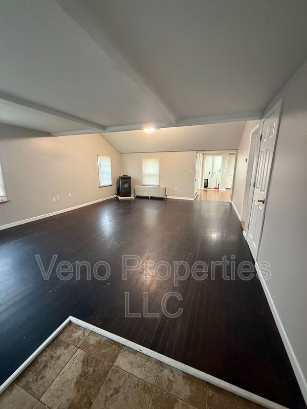 Photo - 5 Lansing Rd