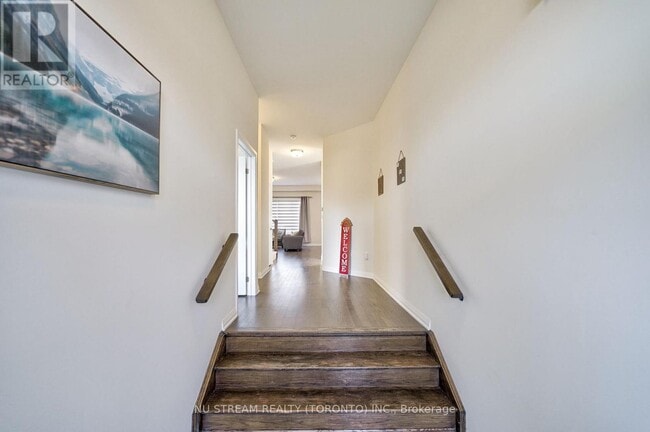Photo - 3185 Searidge St