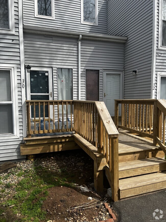 Building Photo - 30 Glenview Dr Unit 30 Rental