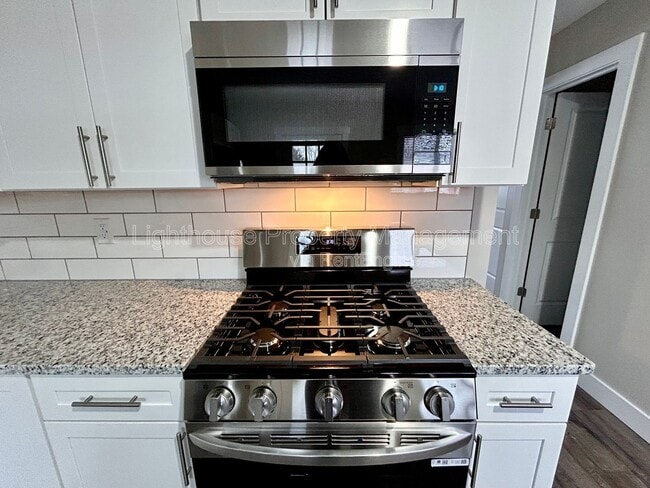 Photo - 2874 Taft Ave SW Unit 2