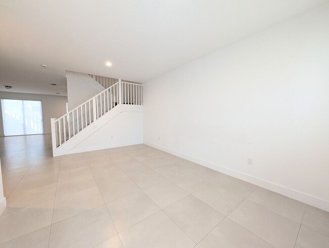 Photo - Spacious 3 Bedroom / 3.5 Bathroom Townhome for Rent – Miami