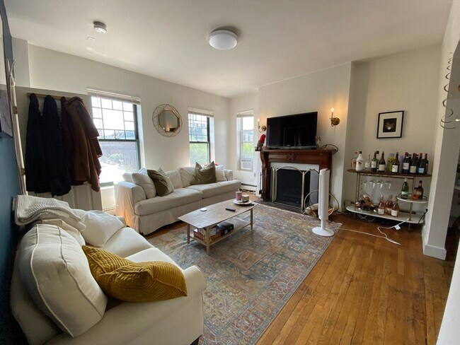 Photo - 1677 Washington St Unidad 1