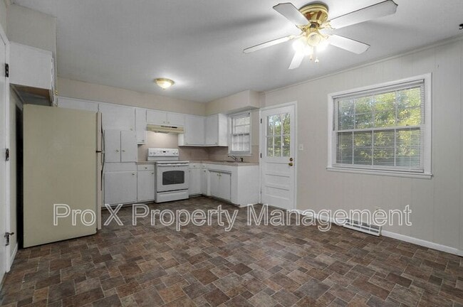 Photo - 2111 S Ventura Ave