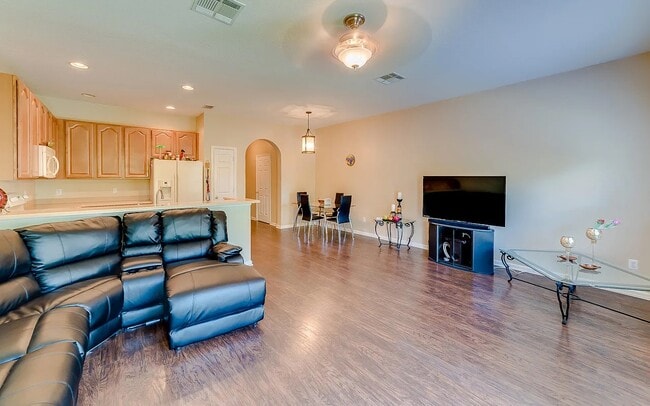 Photo - 831 Pine Pointe Ln