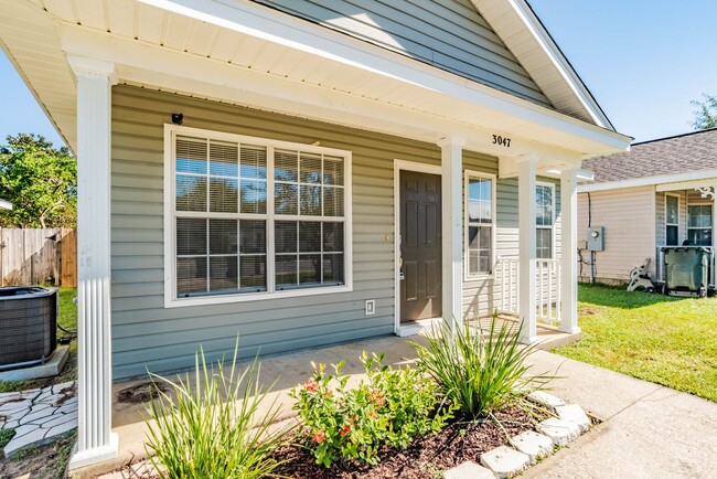 Photo - Well-maintained cottage home in Bellview