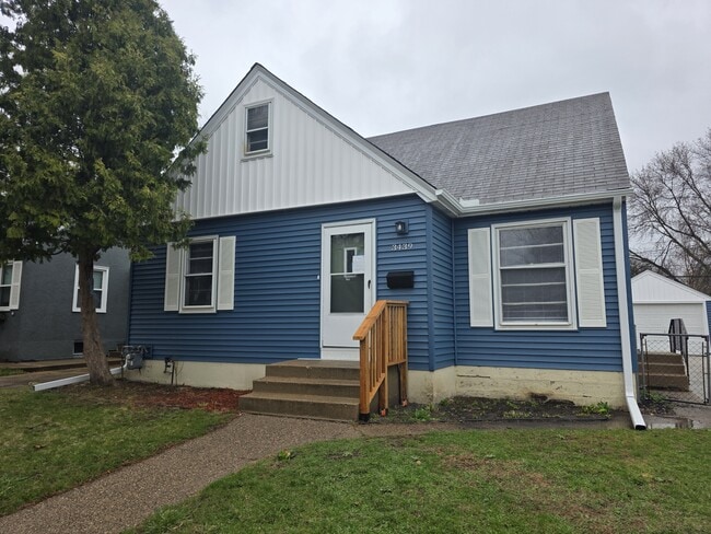 Building Photo - 3439 Cleveland St NE