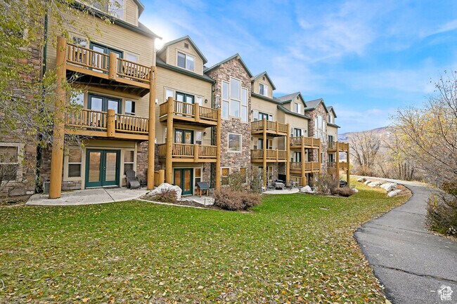 Building Photo - 3521 N Fox Run Dr Rental