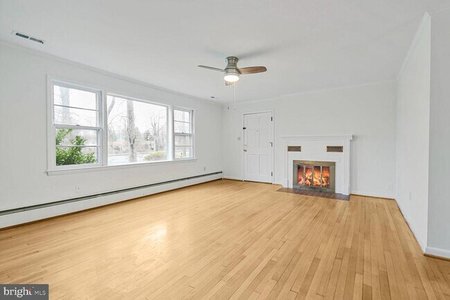 Building Photo - 7324 Braddock Rd
