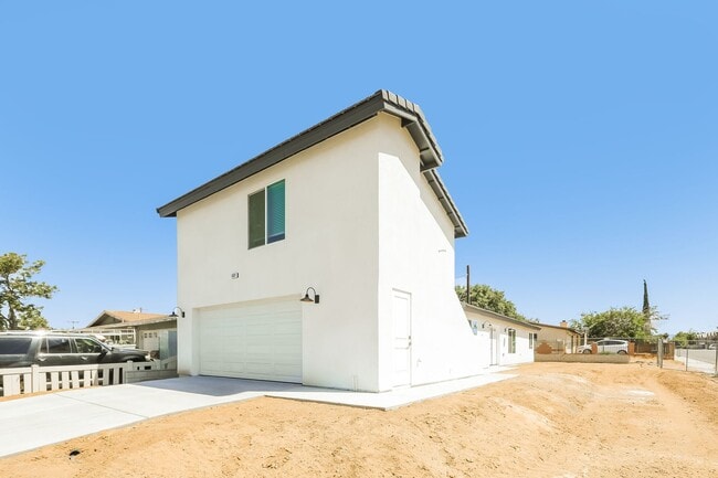 Photo - Spacious 3BR/2BA Home with Open Floor Plan, Garage & Washer/Dryer Unit Main House