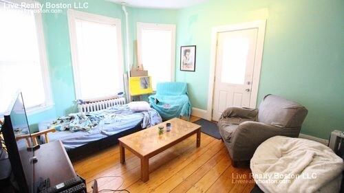 Photo - 63 Pontiac St