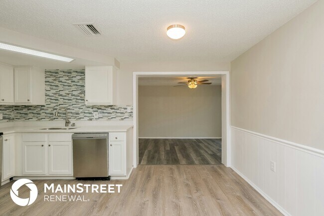 Photo - 1319 Gerard Ln