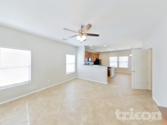 Photo - 4912 N 109th Ave