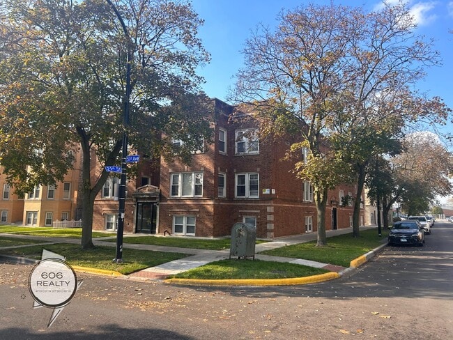 Building Photo - Rehabbed Unit 5105-14