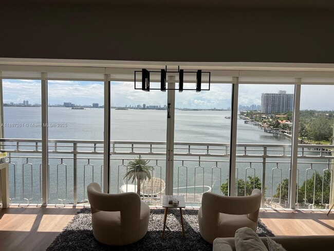 Building Photo - 11111 Biscayne Blvd Unit 8F