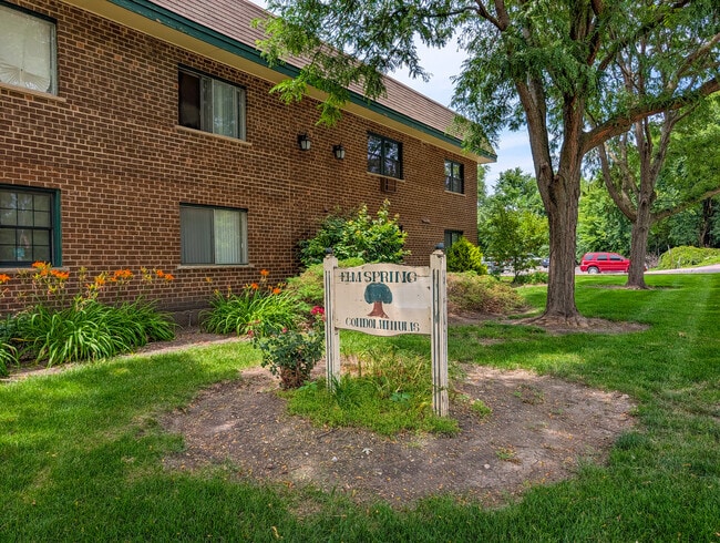 Building Photo - 444 Spring Rd Unit 12